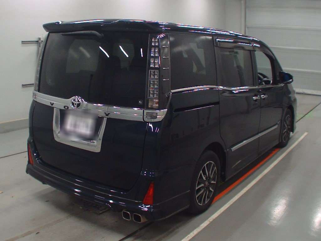 2014 Toyota Voxy ZRR80W[1]