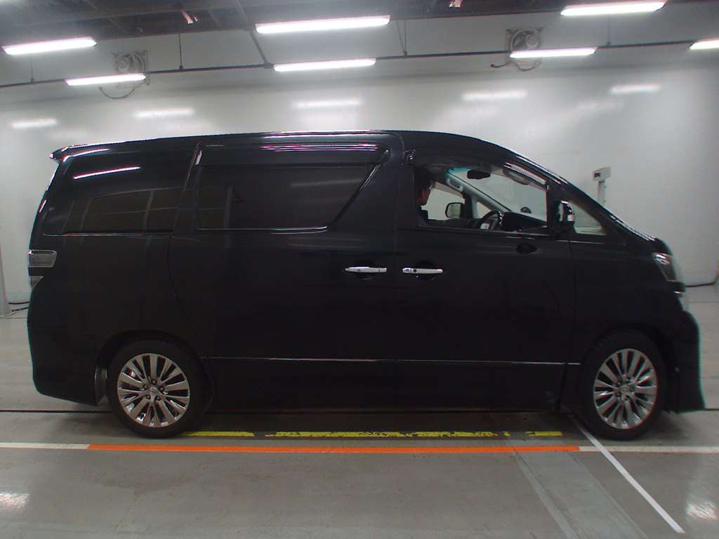 2014 Toyota Vellfire ANH20W[2]