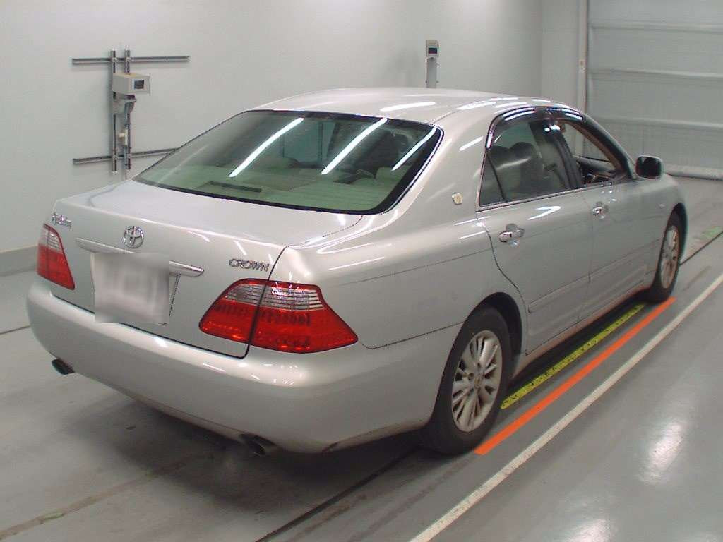 2005 Toyota Crown GRS182[1]