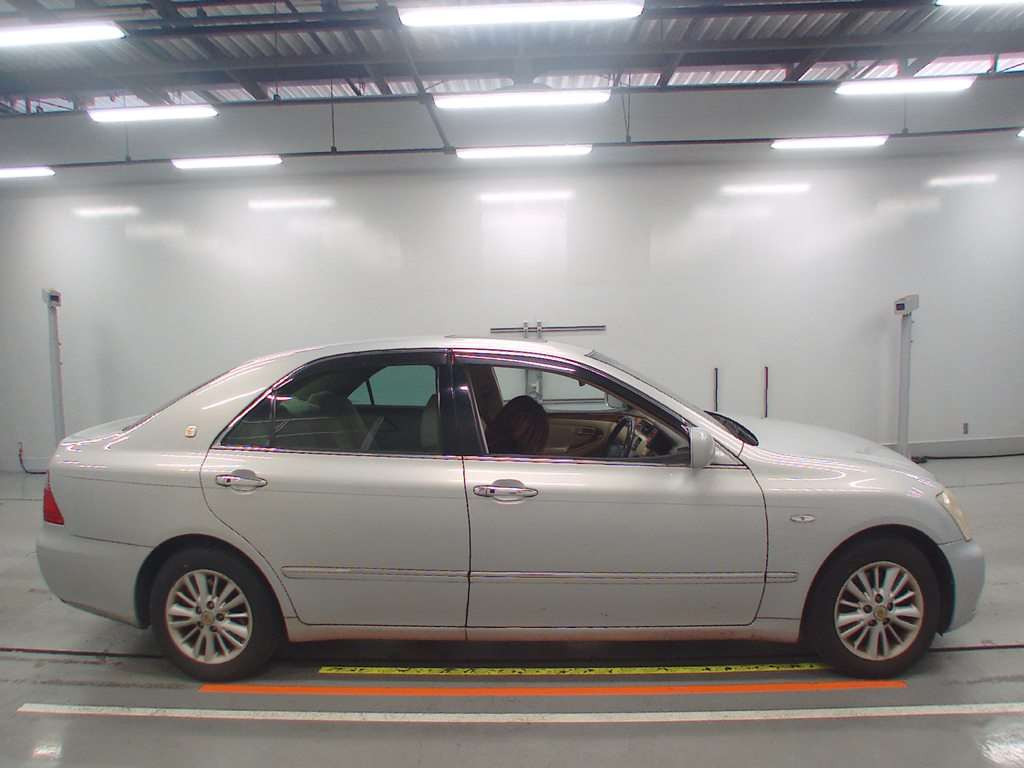 2005 Toyota Crown GRS182[2]