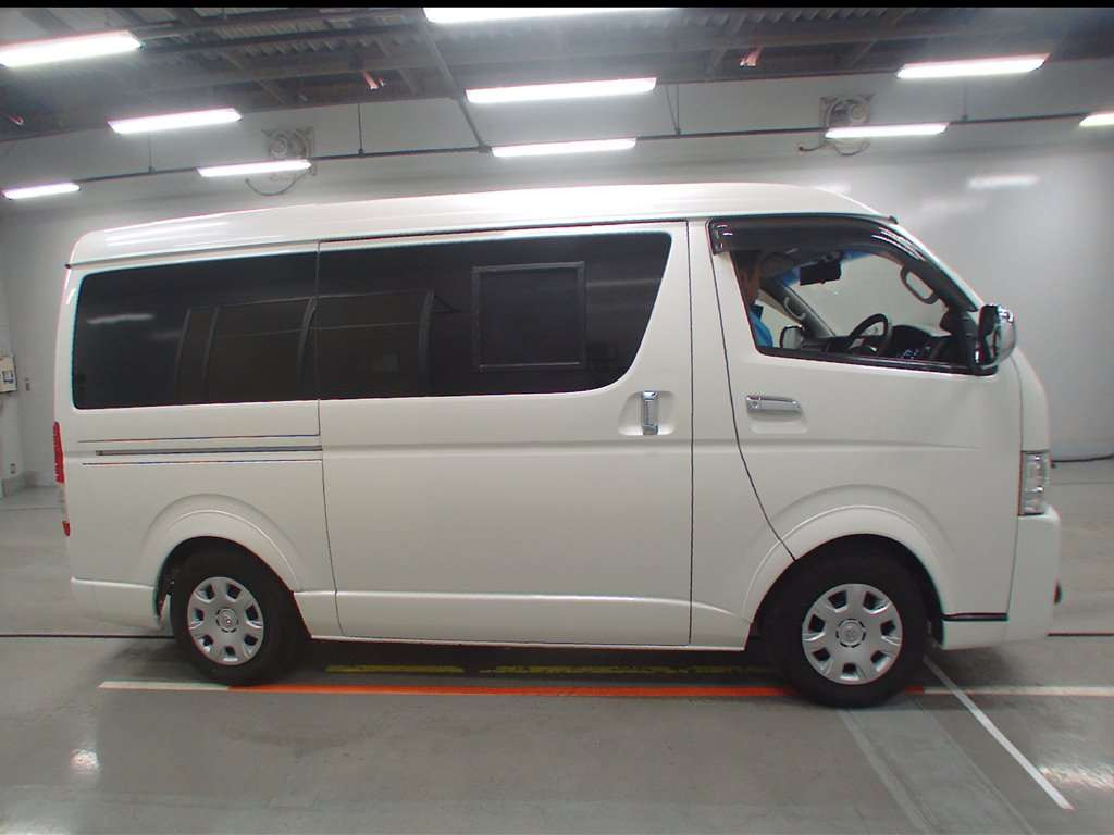 2014 Toyota Hiace Van TRH216K[2]