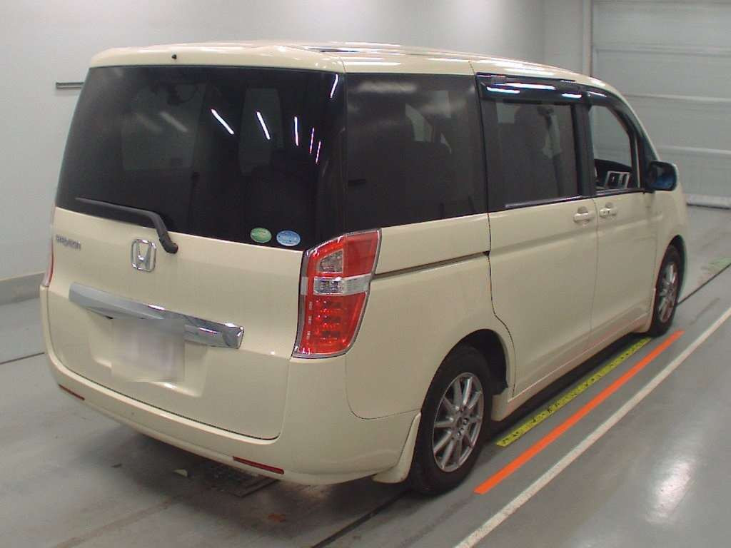 2013 Honda Step WGN RK1[1]