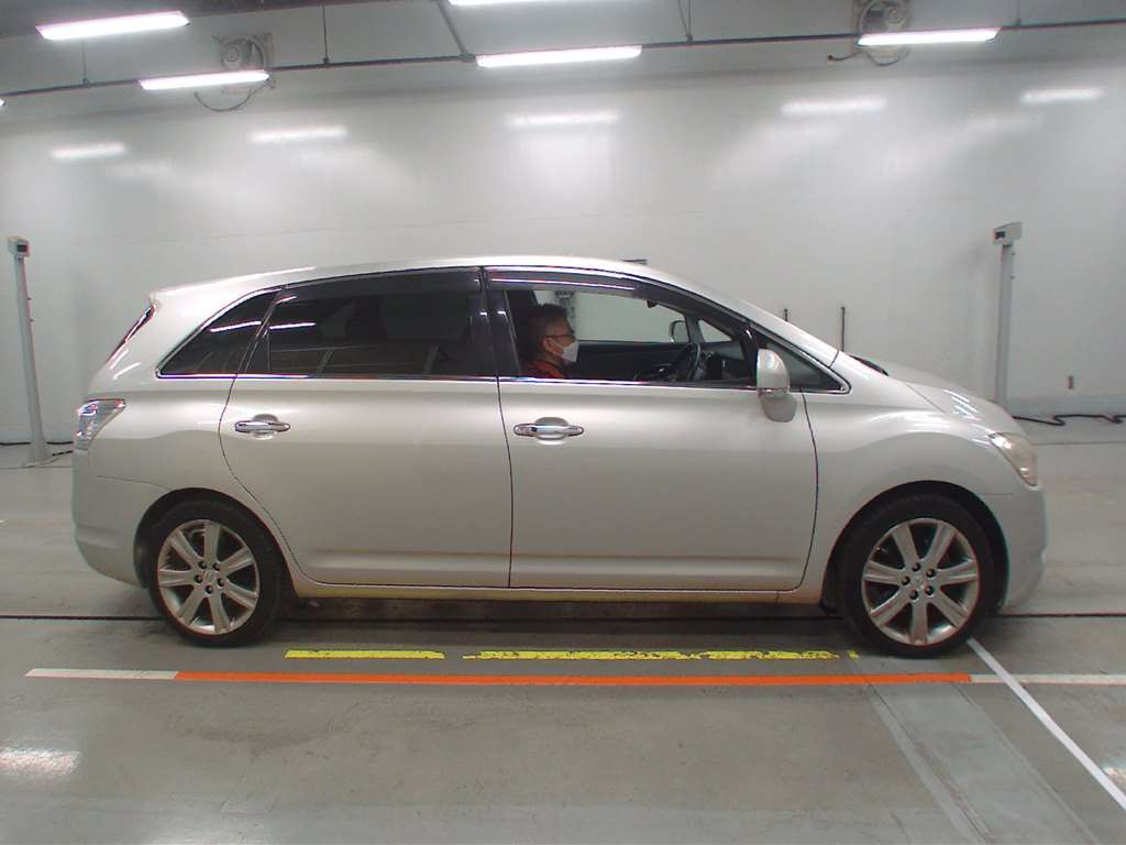 2010 Toyota Mark X Zio ANA10[2]