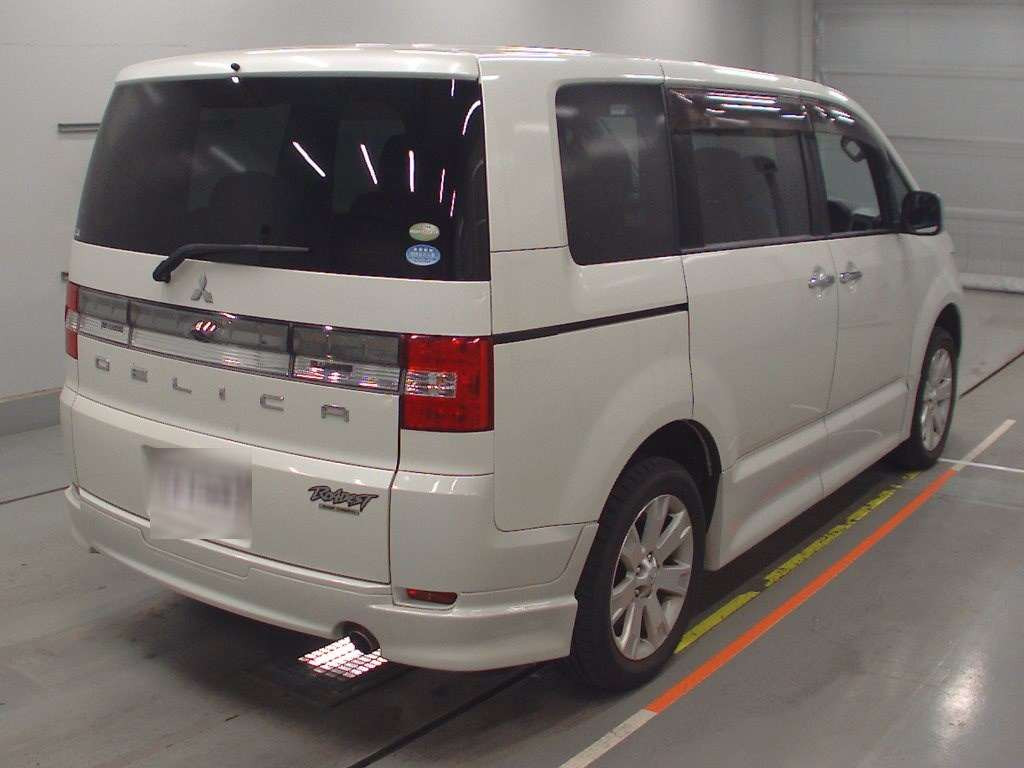 2011 Mitsubishi Delica D5 CV5W[1]