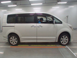 2011 Mitsubishi Delica D5