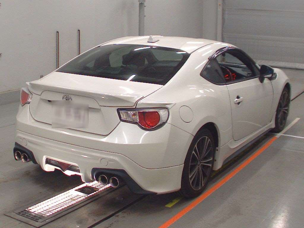 2013 Toyota 86 ZN6[1]