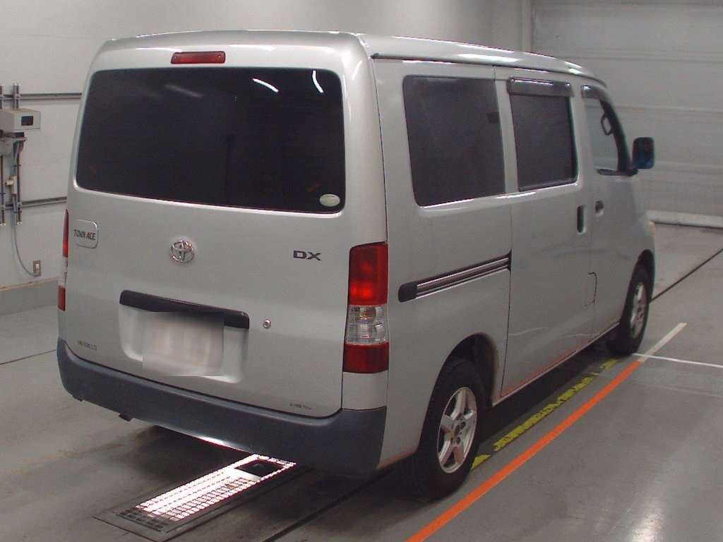 2009 Toyota Townace Van S402M[1]