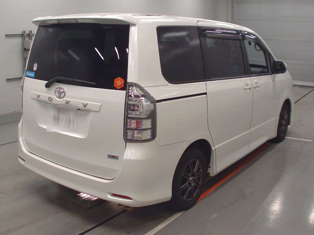 2010 Toyota Voxy ZRR70W[1]