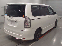 2010 Toyota Voxy