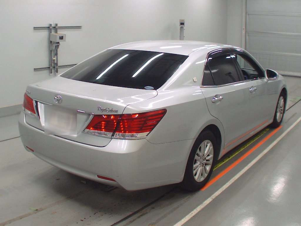 2014 Toyota Crown GRS210[1]