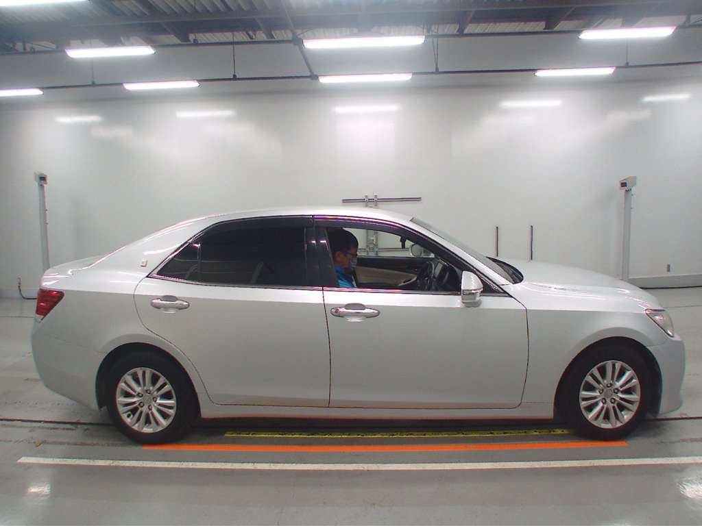 2014 Toyota Crown GRS210[2]