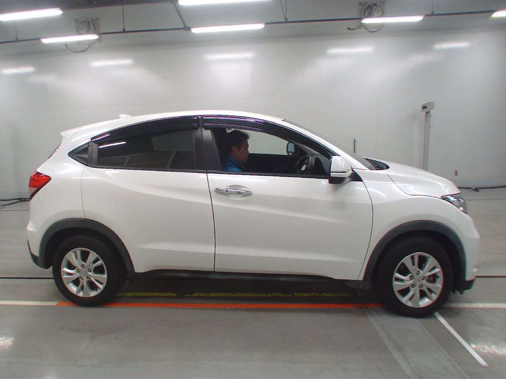 2017 Honda VEZEL RU1[2]