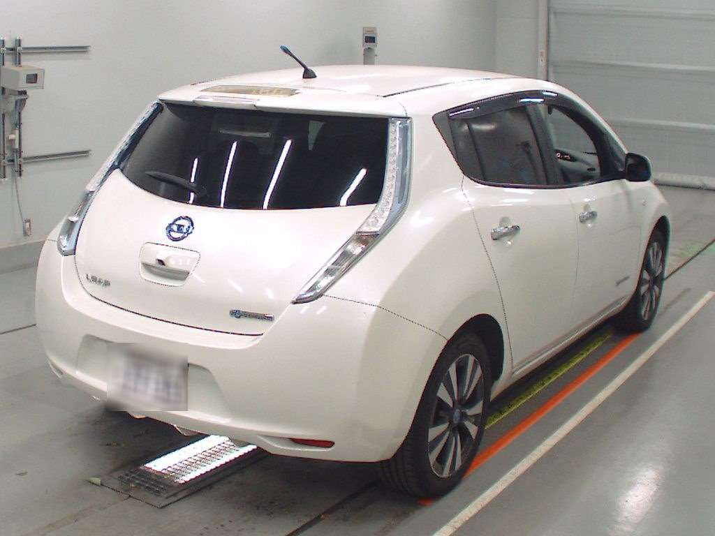 2015 Nissan Leaf AZE0[1]