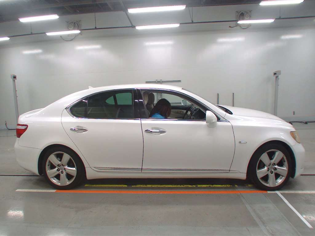 2008 Lexus LS USF40[2]