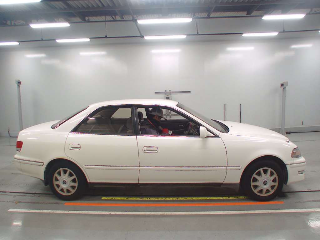 2000 Toyota Mark II GX100[2]