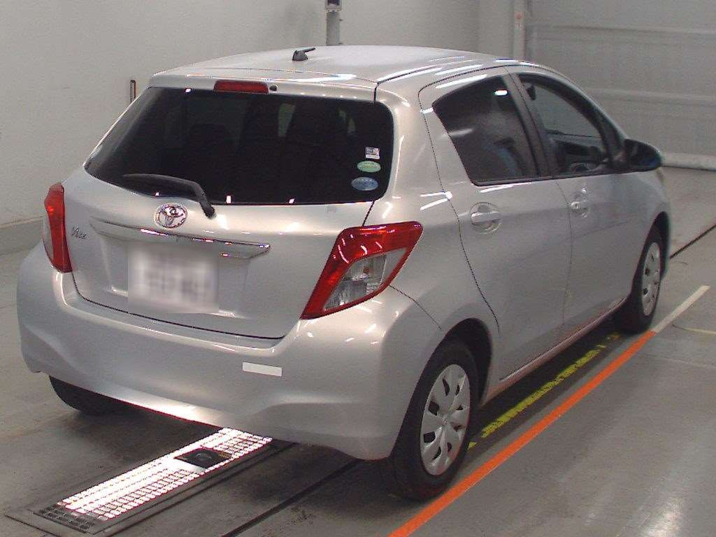 2013 Toyota Vitz KSP130[1]