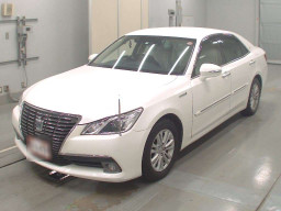 2013 Toyota Crown Hybrid