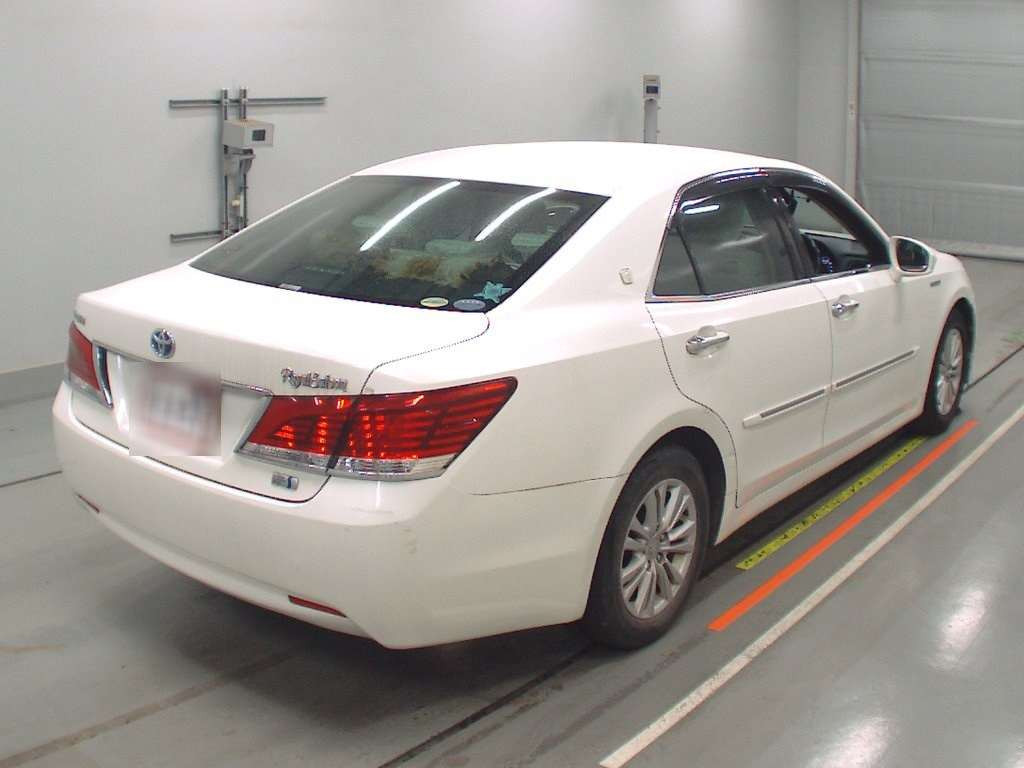 2013 Toyota Crown Hybrid AWS210[1]