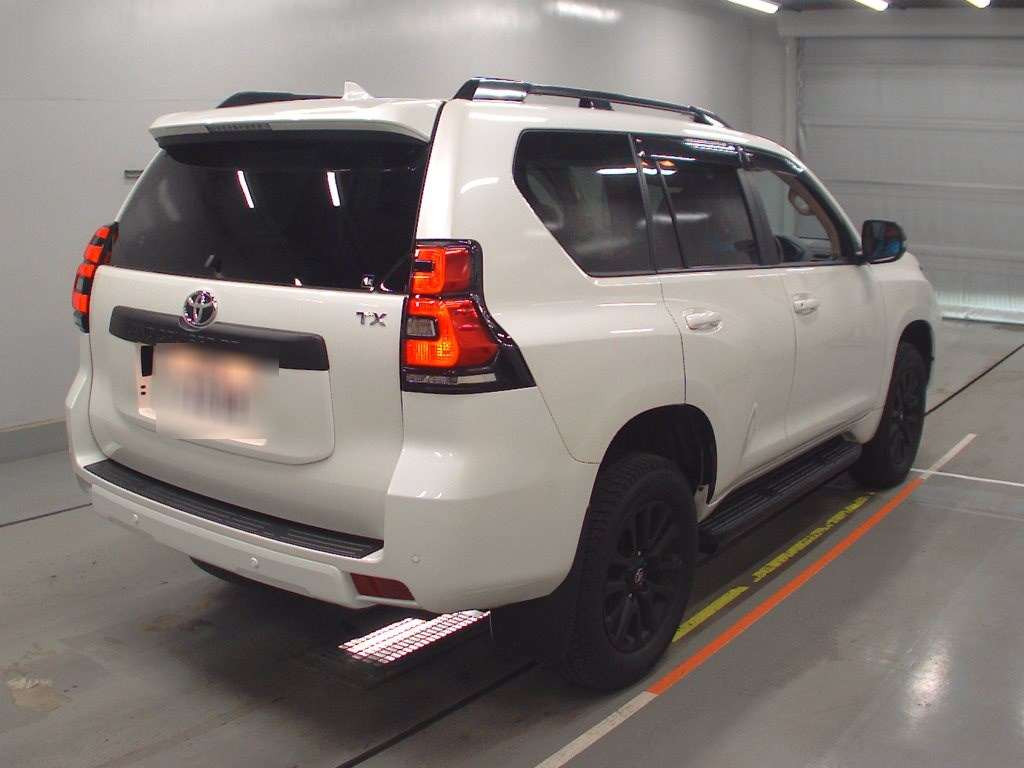 2022 Toyota Land Cruiser Prado TRJ150W[1]