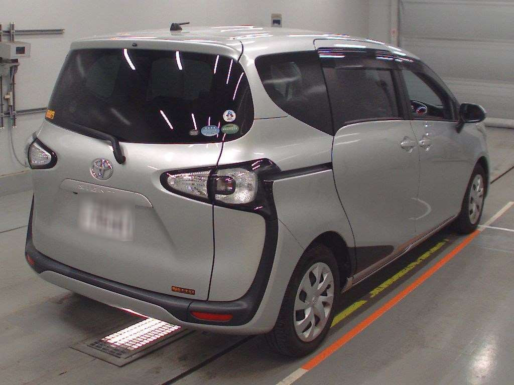 2017 Toyota Sienta NSP170G[1]