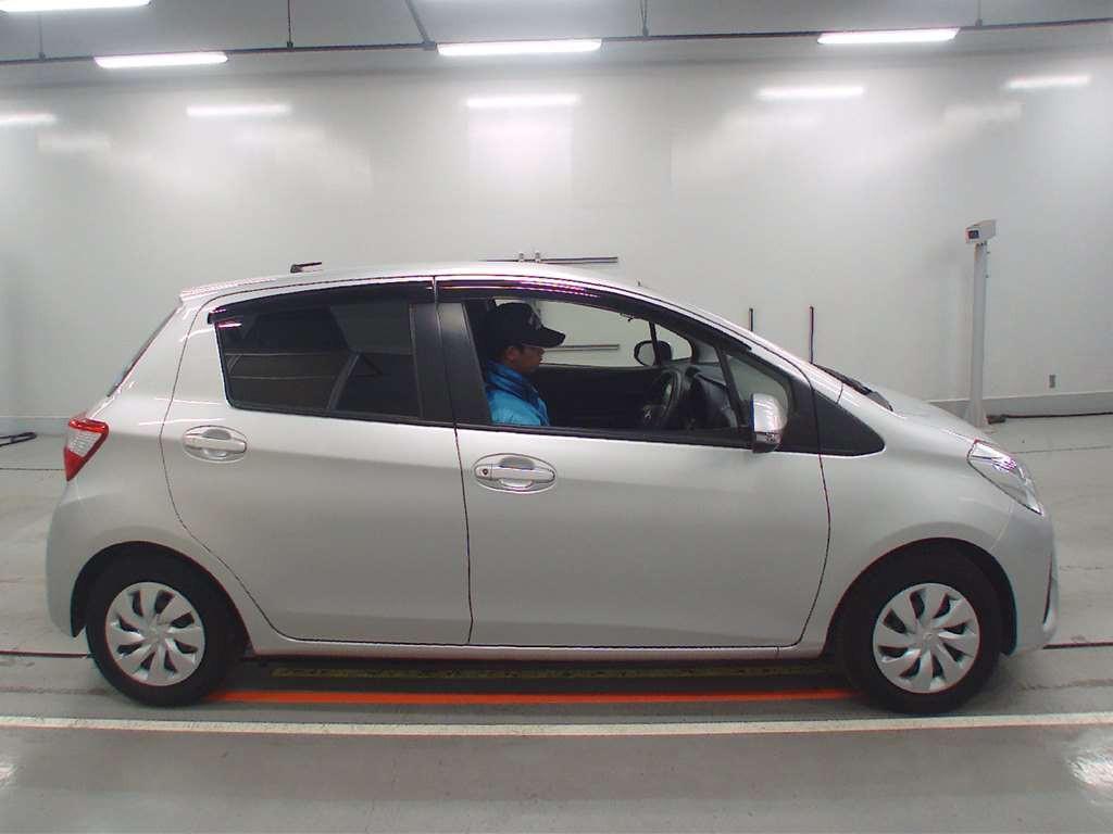 2020 Toyota Vitz NSP130[2]