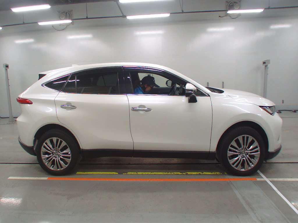 2021 Toyota Harrier MXUA80[2]