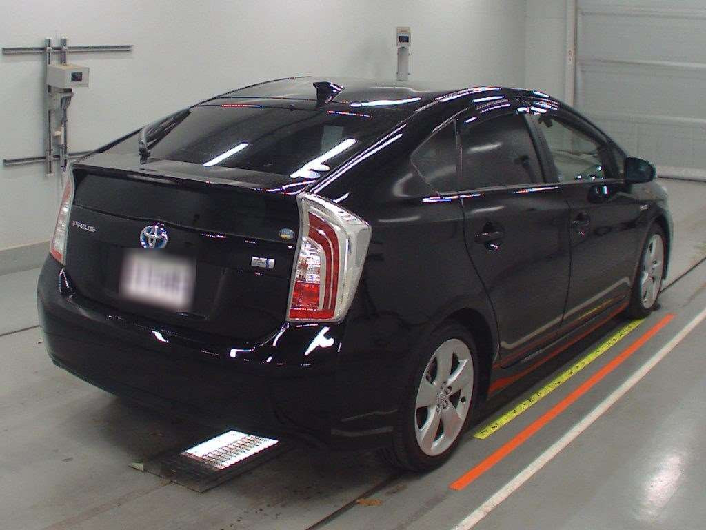 2013 Toyota Prius ZVW30[1]