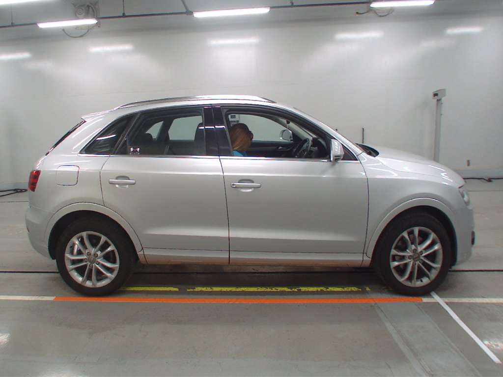 2012 Audi Q3 8UCPSF[2]