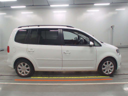 2014 Volkswagen Golf Touran