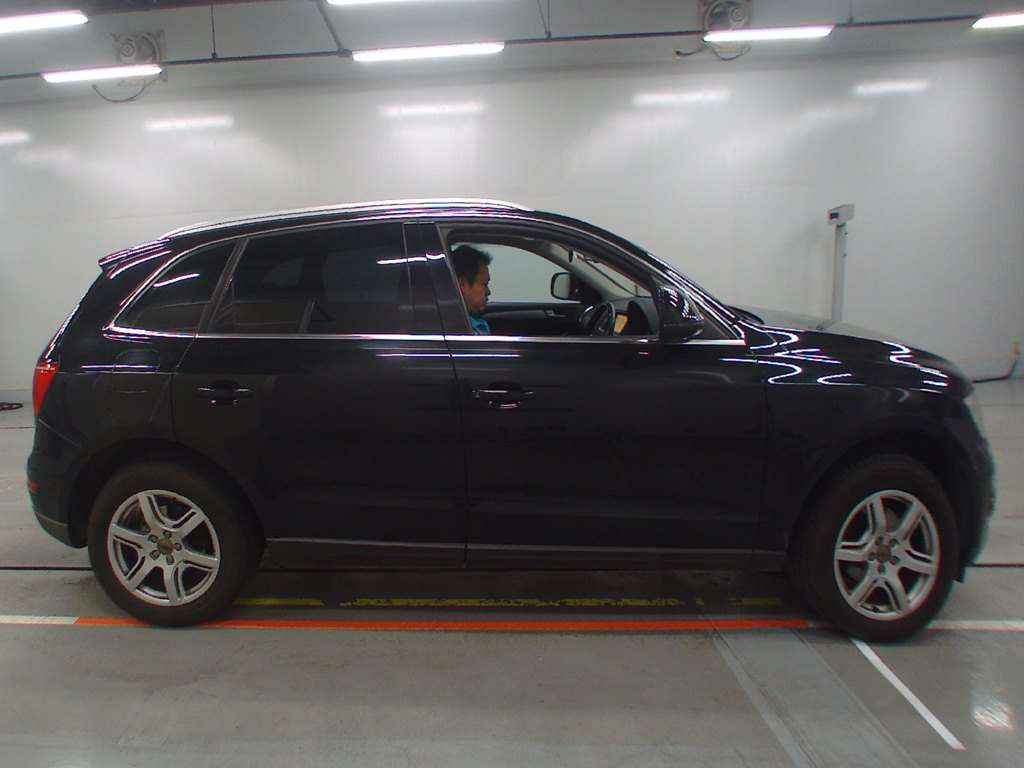 2010 Audi Q5 8RCDNF[2]