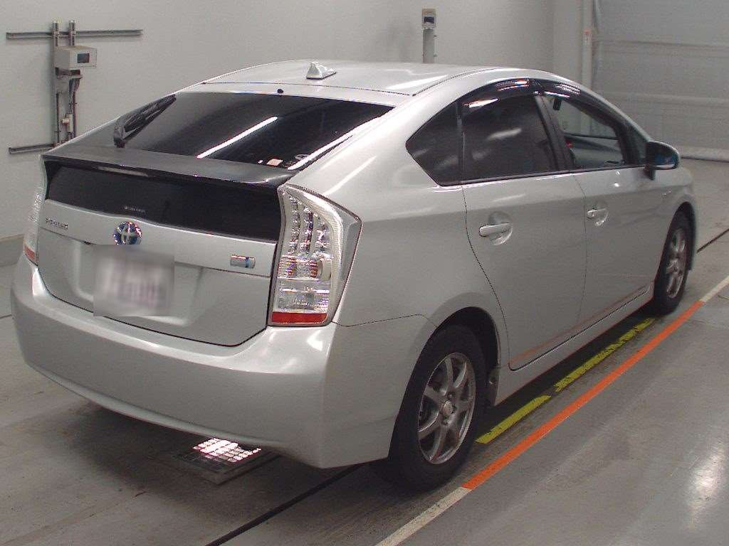 2010 Toyota Prius ZVW30[1]