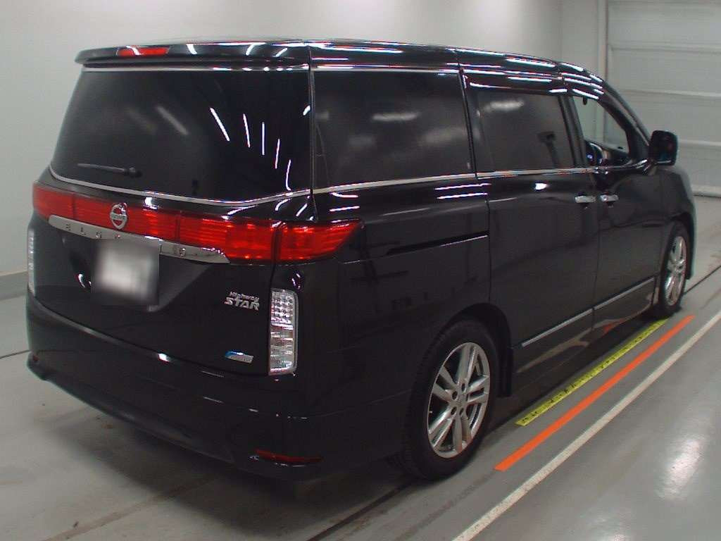 2011 Nissan Elgrand TE52[1]