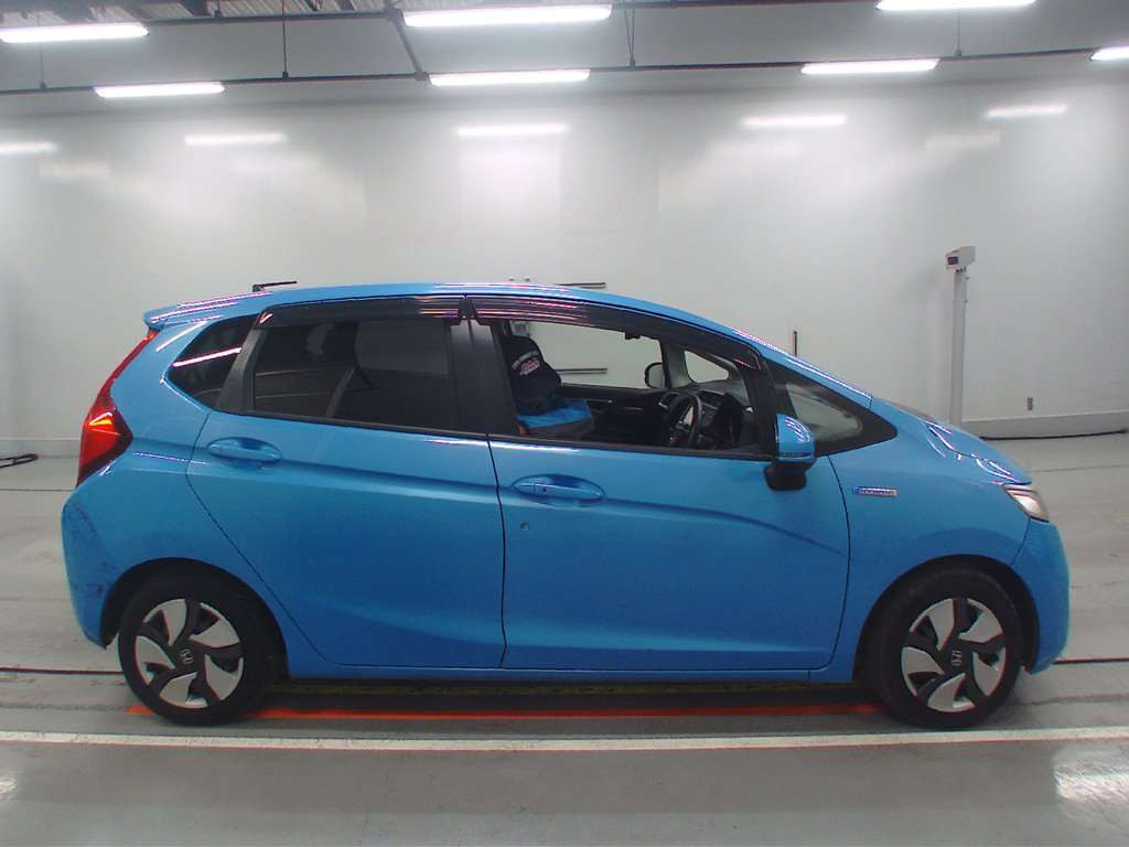 2014 Honda Fit Hybrid GP5[2]