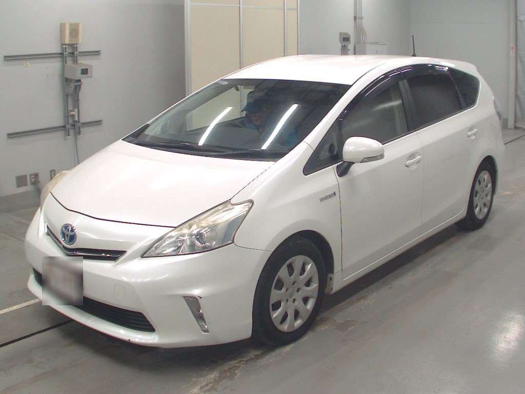 2013 Toyota Prius alpha ZVW41W[0]