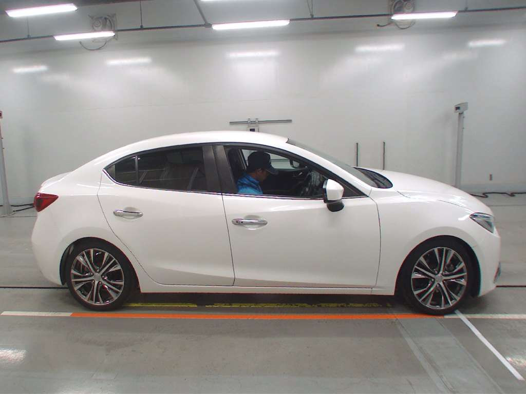 2014 Mazda Axela Hybrid BYEFP[2]