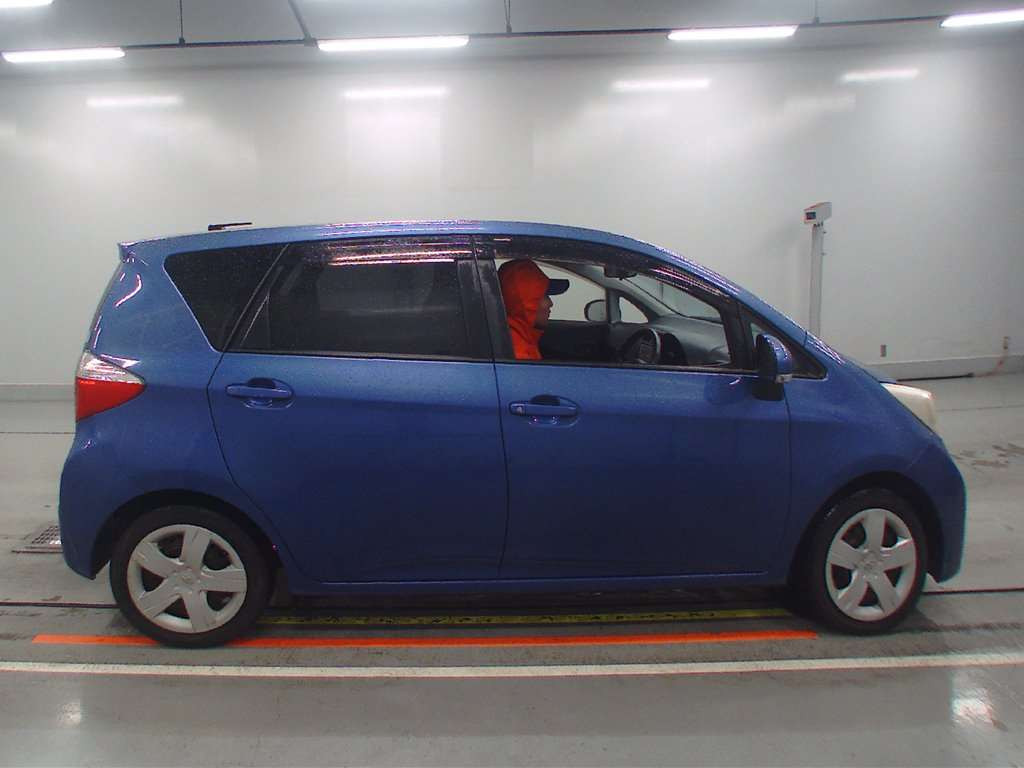 2012 Toyota Ractis NSP120[2]