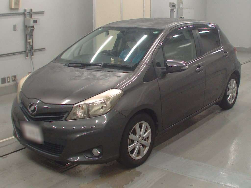 2011 Toyota Vitz NSP130[0]