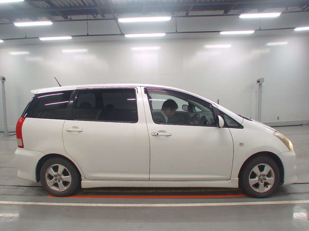 2007 Toyota Wish ZNE10G[2]