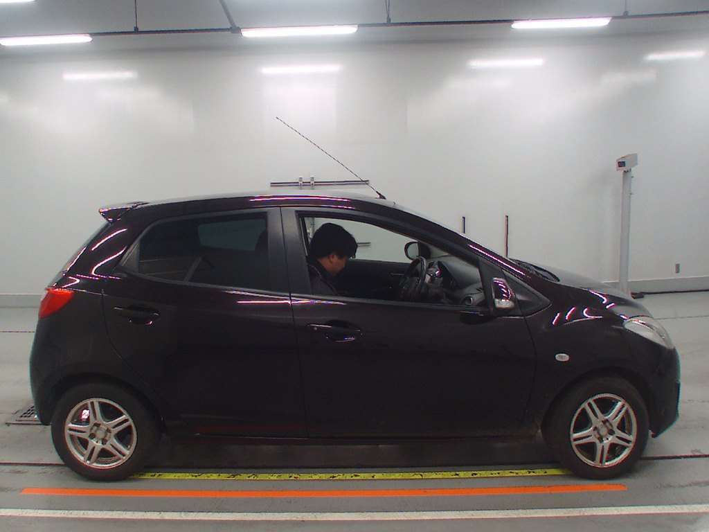 2013 Mazda Demio DEJFS[2]