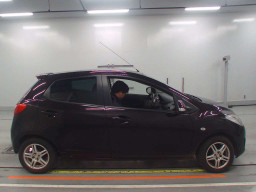 2013 Mazda Demio