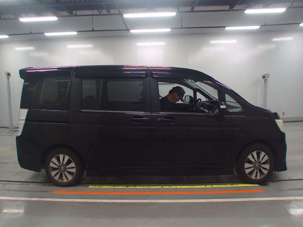 2009 Honda Step WGN Spada RK5[2]