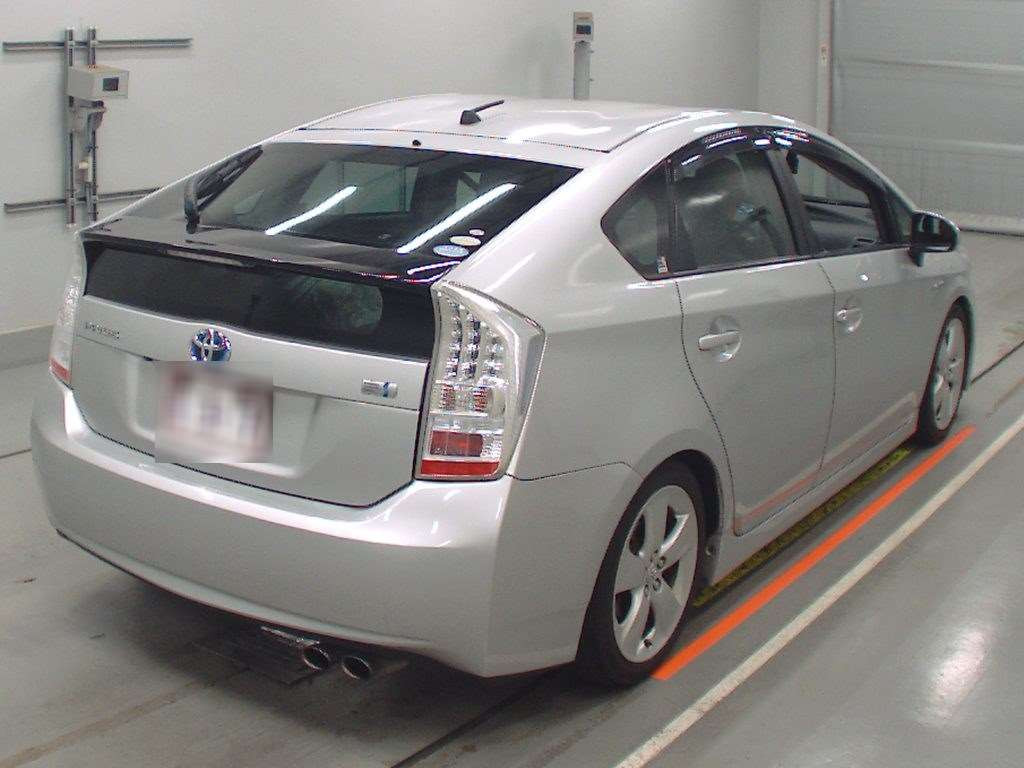 2010 Toyota Prius ZVW30[1]