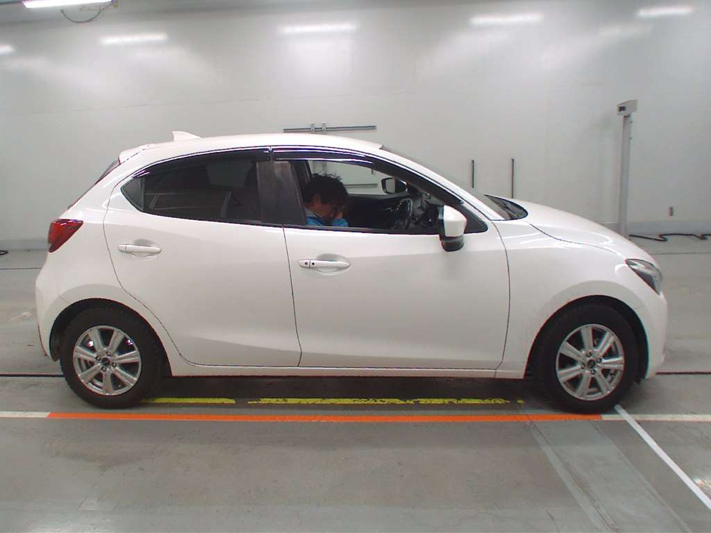 2016 Mazda Demio DJ3FS[2]