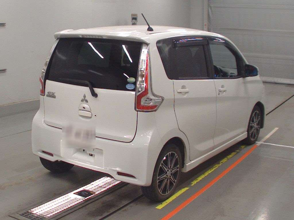 2016 Mitsubishi ek Custom B11W[1]