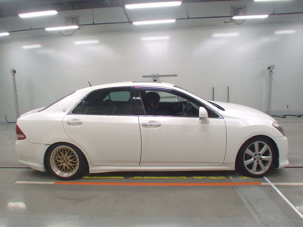 2008 Toyota Crown GRS204[2]