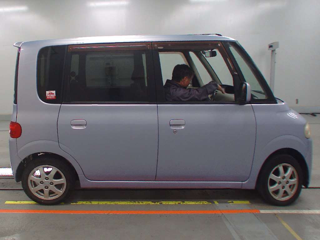 2005 Daihatsu Tanto L350S[2]