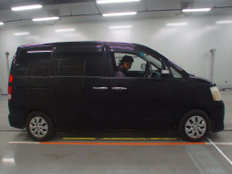 2006 Toyota Noah