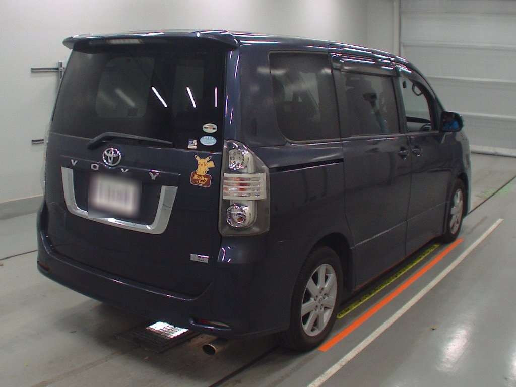 2007 Toyota Voxy ZRR70W[1]