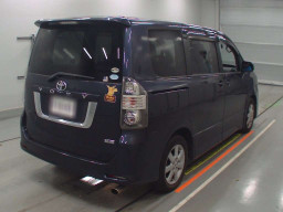 2007 Toyota Voxy