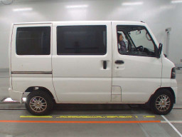 2010 Nissan Clipper Van